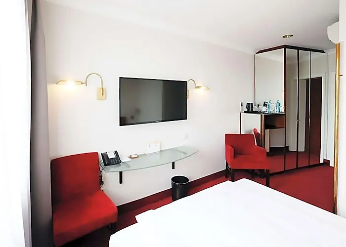 Western St. Raphael Hotel