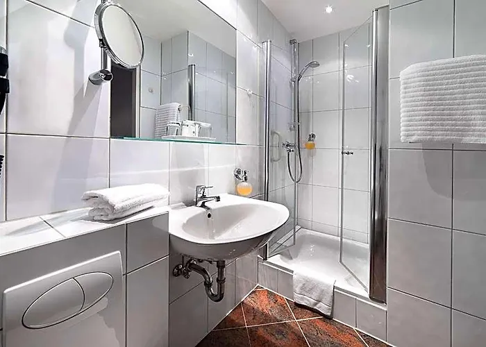 Western St. Raphael 4*